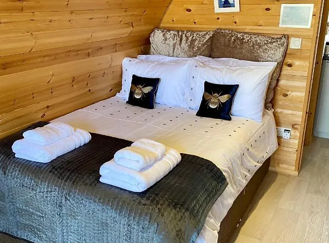 Earls View Maxi Pod Glamping Carna